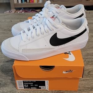 Nike Blazer Low '77 (GS) - 5.5 Y